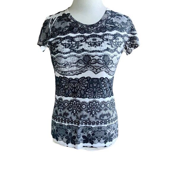 RUE 21 LADIES ABSTRACT PATTERN CREW NECK SS WHITE BLACK TSHIRT TEE TOP SIZE M - Picture 1 of 5